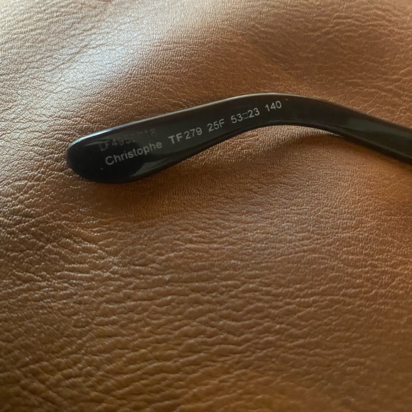 Tom Ford with Tom Ford case. White Christophe. No scratches on lens. Look new. - Picture 5 of 9